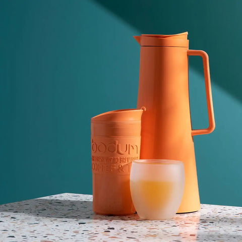 TRAVEL MUG